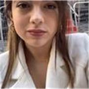 Profesora de español para extranjeros con más de cinco años de experiencia.