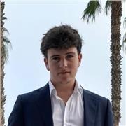 Profesor de Matemáticas, Física y Dibujo técnico, dirigido a estudiantes de Eso y Bachiller.