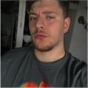 Sono un ragazzo di 21 anni, mi piace parlare di materie scientifiche, storia e geografia e italiano.