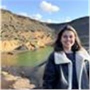 Terminando 4º de carrera de Magisterio de Educación Infantil. Me encanta educar y que aprendan conmigo. 