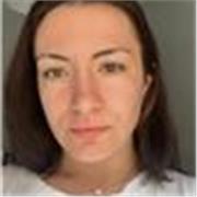 Profesora con máster, nativa francesa con 3 años de experiencia como profesora de lengua