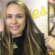 Pedagoga com experiência em sala de aula e professora voluntária infantil e adulto . Amooo ensinar