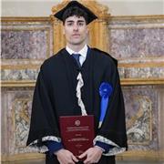 Insegnante di Diritto impartisce lezioni basate su metodologia, logica ed argomentazione.
