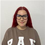 Integradora social y futura educadora social la cual posee experiencia laboral impartiendo clases de español para extranjeros