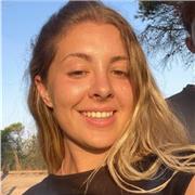 Estudiante de último año de grado de matemáticas imparte clases a todos los cursos tanto de matemáticas como de físicos y química