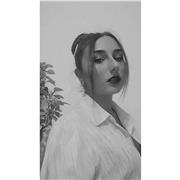 Studentessa universitaria offre lezioni private a bambini di scuola elementare nei pressi di Teano