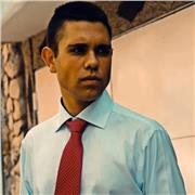 Profesor apto para enseñar a cualquiera y con mucha paciencia