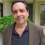 IELTS Teacher helping students to achieve their desired score