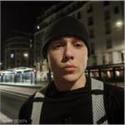 Étudiant donne cours de français en ligne et à domicile pour élèves du primaire, collège à Paris et en ligne