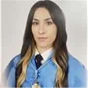 Soy una estudiante de último año de la carrera de maestro en educación infantil, a la cual siempre se le ha dado bastante bien el inglés. Llevo toda la vida estudiándolo y el año pasado me certifiqué mediante la escuela oficial de idiomas el nivel B2, y a