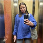 Persona nativa de español, residente en España desde que nació. Quiero enseñar a los extranjeros esta lengua