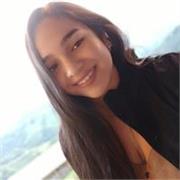 Trabajo Navideño como niñera ayudando con las tareas escolares