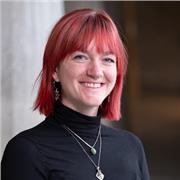 English tutor for learners of all ages! Offering one-on-one, personalized online lessons or in-person lessons in Hamburg.