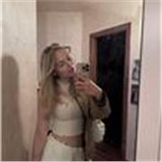 Sono una studentessa dell’università e offro lezioni di inglese per tutti i livelli, sia in presenza che online :)