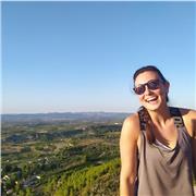 Soy Carla, maestra apasionada por ayudar a los estudiantes a alcanzar su máximo potencial. Me especializo en clases particulares.