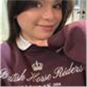 Profesora de ingles imparte clase a niños