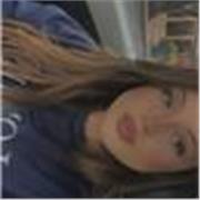 Profesora de apoyo escolar en la psicología