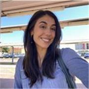 Estudiante de 5º de Medicina que le encanta enseñar, leer, facilitar el estudio, los retos y disfrutar aprendiendo.