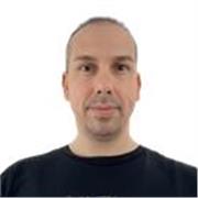 Profesor con años de experiencia en el extranjero enseñando Inglés como segunda lengua. 