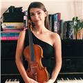 Violinista diplomata presso il conservatorio  santa cecilia  offre lezioni di violino, solfeggio e propedeutica musicale