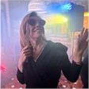 Soy profesora vocacional 
Me encanta enseñar 
Empatizo mucho con mis alumnos
He dado clases en casa desde que tenía 18 años 