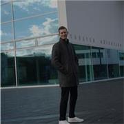 Dualer Student, Fitnesstrainer, Personal Trainer und Coach, der alle Altersklassen ab 14 Jahren betreut.
