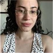 Profesora de dibujo apto para todo el público, con título de ilustradora y con habilidad en varias técnicas.
