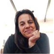 Profesora de comunicación social , profesora de nivel primario y fotografa . Con amplia experiencia en formación educativa