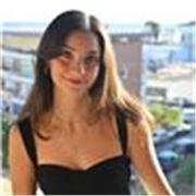 Graduada en Educación Primaria con mención en Lengua Inglesa y experiencia en clases particulares desde 2020. 