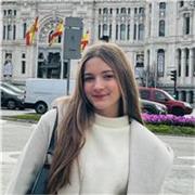 Me considero como una persona activa, responsable, alegre y paciente que le gusta mucho la enseñanza. A niños de primaria.