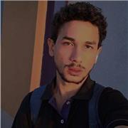 Estudante de Ciência da Computação UTFPR com Didática Jovem e Prática para Matemática e Lógica