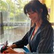 Vuoi immergerti nella lingua e cultura Italiana e perfezionare le  competenze comunicative ? please ,  Contact me !