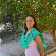 Maestra de Primaria con mención en Audición y Lenguaje. Lengua de signos. Y estudiante de la mención de Pedagogía Terapéutica.