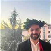 Mi chiamo Rosario e abito a Reggio Emilia, sono un ragazzo che ama lavorare e aiutare  bambini nel loro percorso scolastico