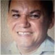 Gosto de pessoas e de conviver, respeitar o próximo e aprender com ele. É um compromisso consigo mesmo. É na generosidade, poder disseminar conhecimento. Ser professor, é legado e também uma missão cotidiana