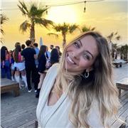 Sei alla ricerca di un’insegnante professionale e competente per le tue ripetizioni? Non esitare a contattarmi , sei dalla persona giusta. Metodo, concentrazione e determinazione.