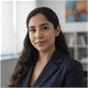 Profesora de Pintura imparte clases a niños de todas las edades