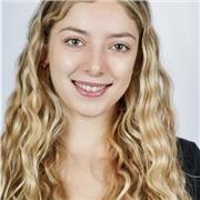 Clases precensiales de canto individuales y grupales para niños y adolescentes. Consulta horarios y precios sin compromiso!