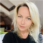 Laureata in Lettere e Filosofia, Dams, offre lezioni di russo, inglese, materie artistiche e storiche