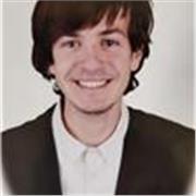 Perdona energética ,creativa y apasionada por sus gustos, como la informática y el deporte 