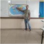 Aulas de Geografia por vídeo chamada e resolução de atividades