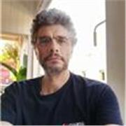 Fotografo professionista, docente da oltre 36 anni, dalle tecniche di base fino alle più raffinate soluzioni illuminotecniche