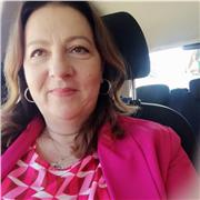 Laureata e con esperienza trentennale impartisce lezioni di latino