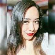 Maestra de preescolar y primaria, especializada en lecto-escritura, y matemáticas