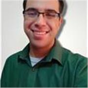 Psicólogo imparte clases de conocimiento y aplicación a la vida diaria