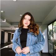 Profesora de historia del arte en modalidad remoto