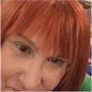 Profesora titulada en Coaching por la Escuela Europea de Coaching (EEC). 
Técnicas de acompañamiento para el desarrollo personal. 