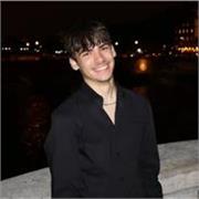 Étudiant en école d'ingénieur à l'ESILV à la Défense. Donne des cours de maths particuliers au collège et des cours d'informatique