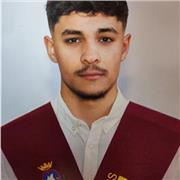 Estudiante de Tercer año de carrera apto para brindar clases de apoyo y refuerzo, especialmente de la asignatura de Matemáticas.