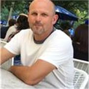 Deutsch-Tutor, der Kinder aller Altersgruppen unterrichtet, mit 15 Jahren Lehr-Erfahrung.